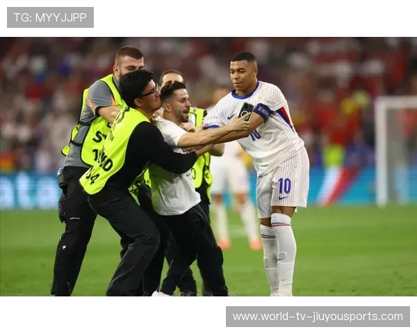 姆巴佩决赛受盯防，难有发挥空间，姆巴佩近期比赛视频